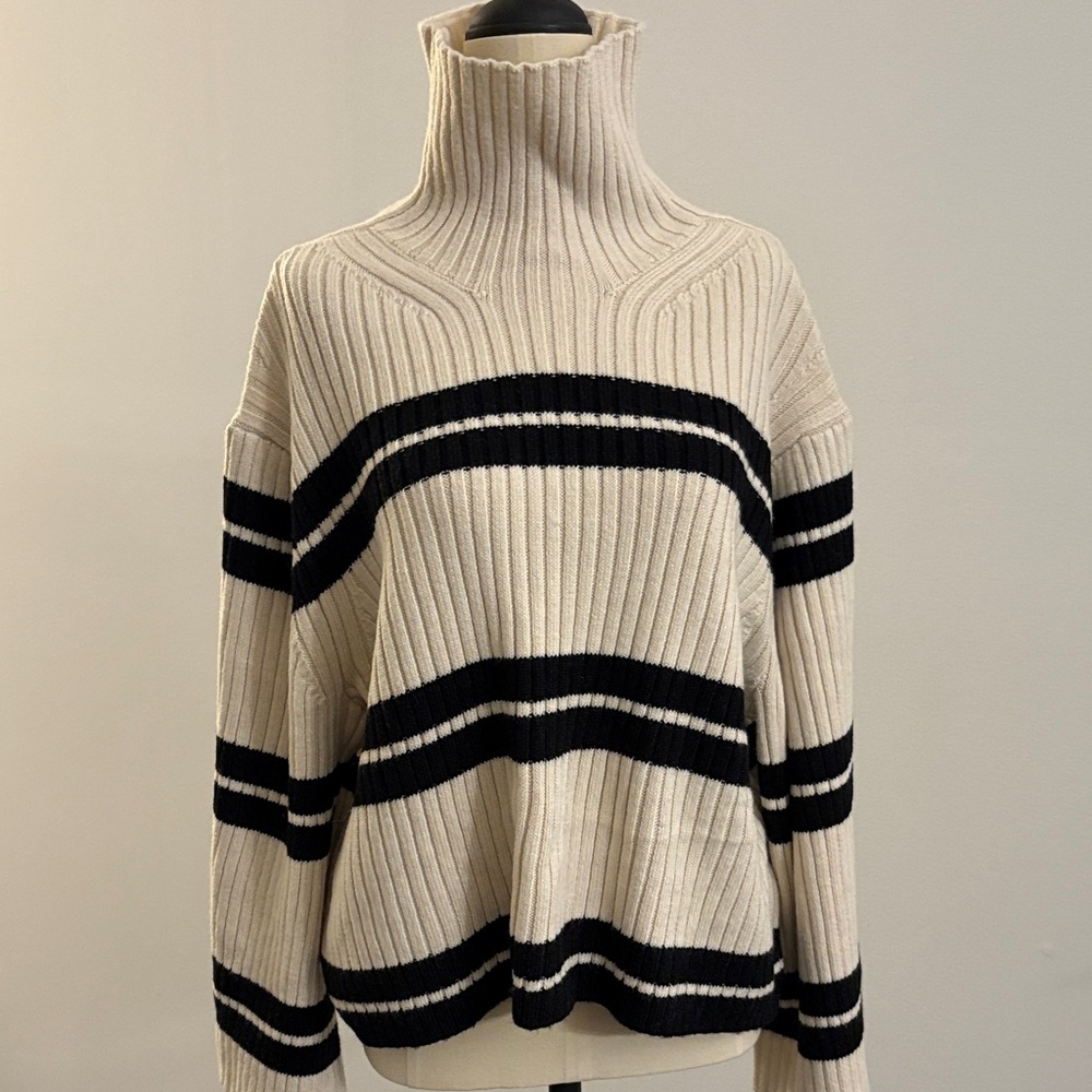 H&M Striped Turtleneck knit Sweater - Cream and Black